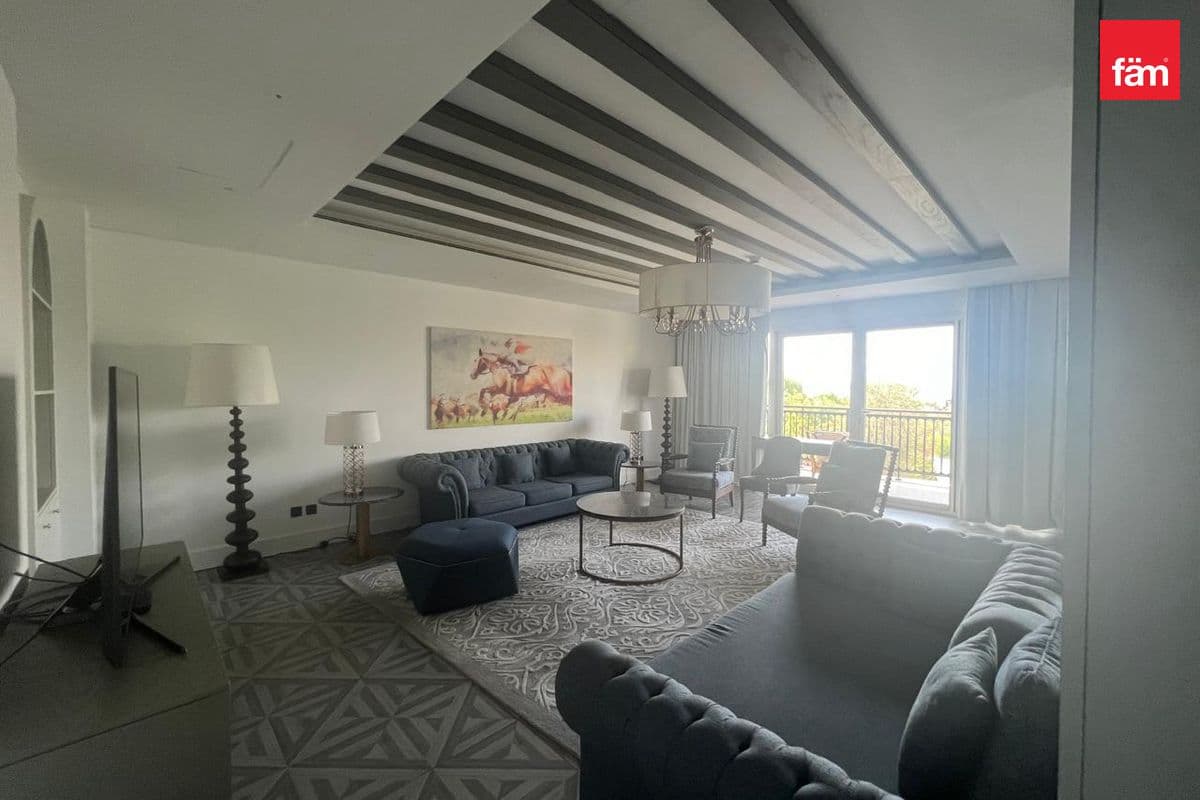 4 bedroom villa in Al Habtoor Polo Resort & Club, photograph 12 of 15