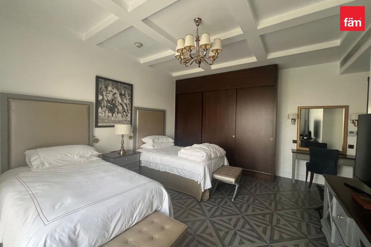 4 bedroom villa in Al Habtoor Polo Resort & Club, photograph 11 of 15