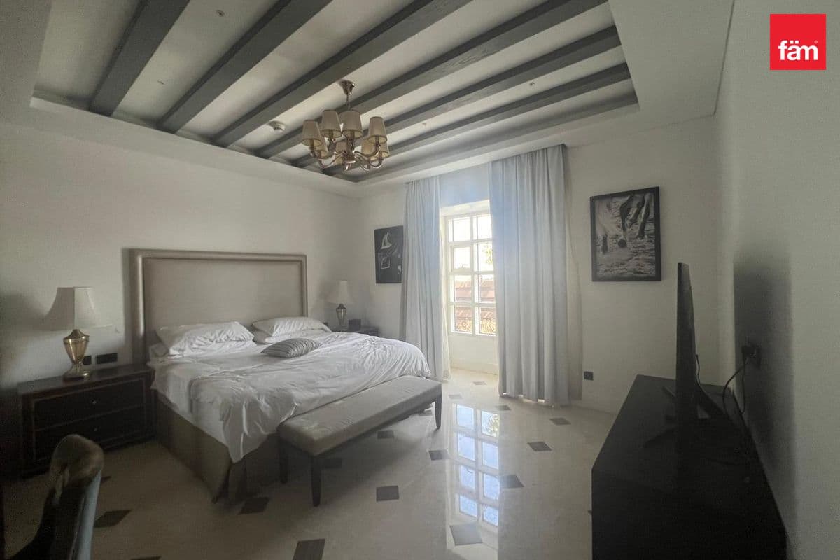4 bedroom villa in Al Habtoor Polo Resort & Club, photograph 12 of 15