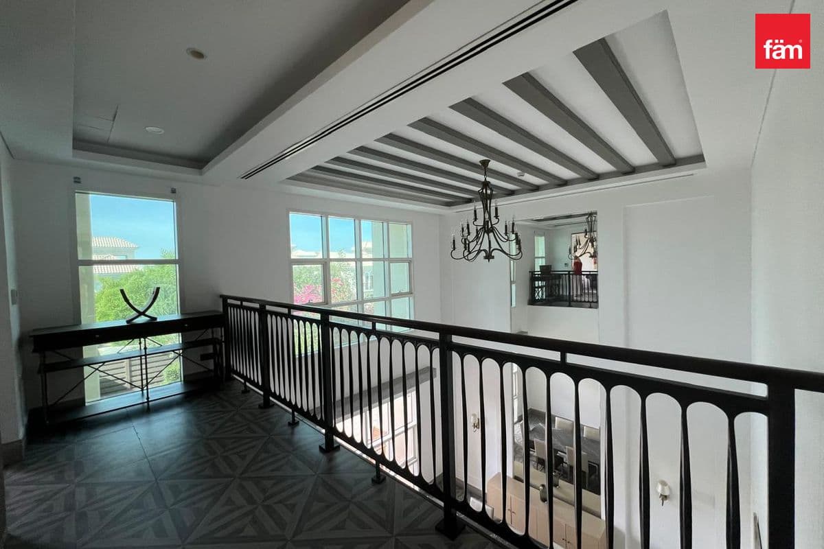 4 bedroom villa in Al Habtoor Polo Resort & Club, photograph 14 of 15