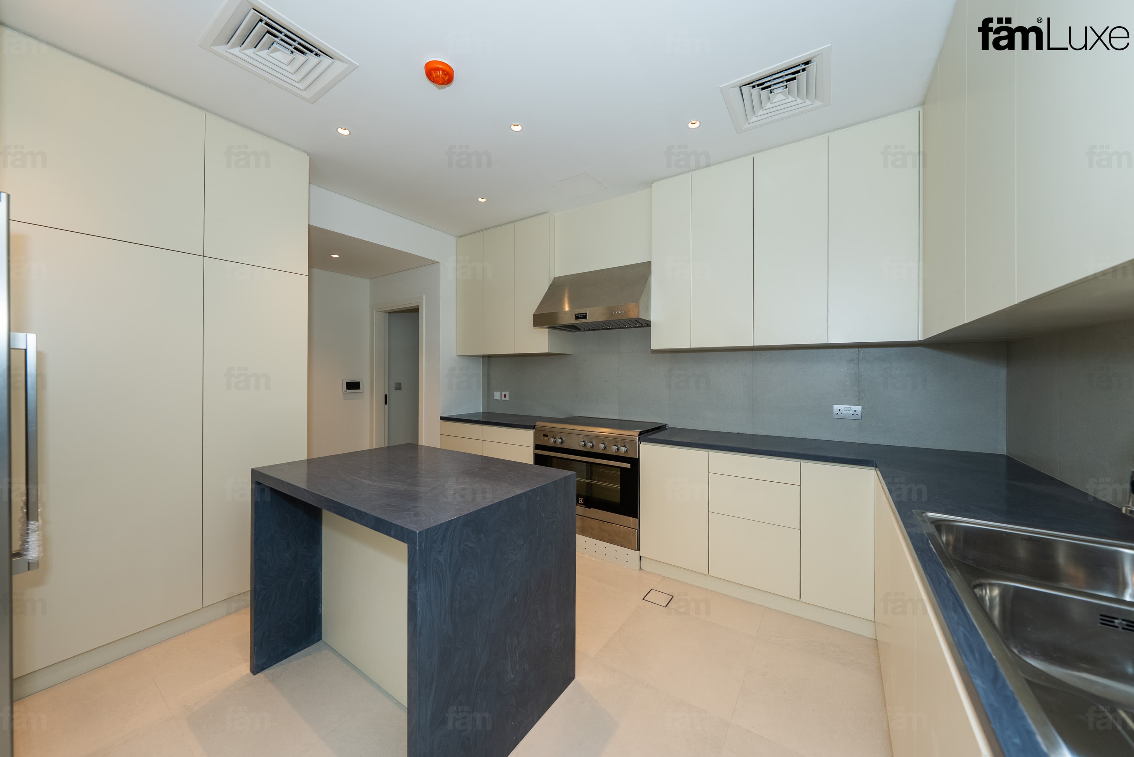 5 bedroom villa in Garden Homes Frond E, photograph 12 of 20