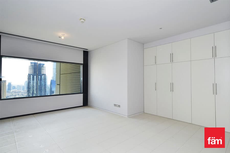 2 bedroom apartment in Index Tower, photograph 4 of 10