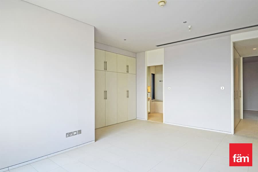 2 bedroom apartment in Index Tower, photograph 6 of 10