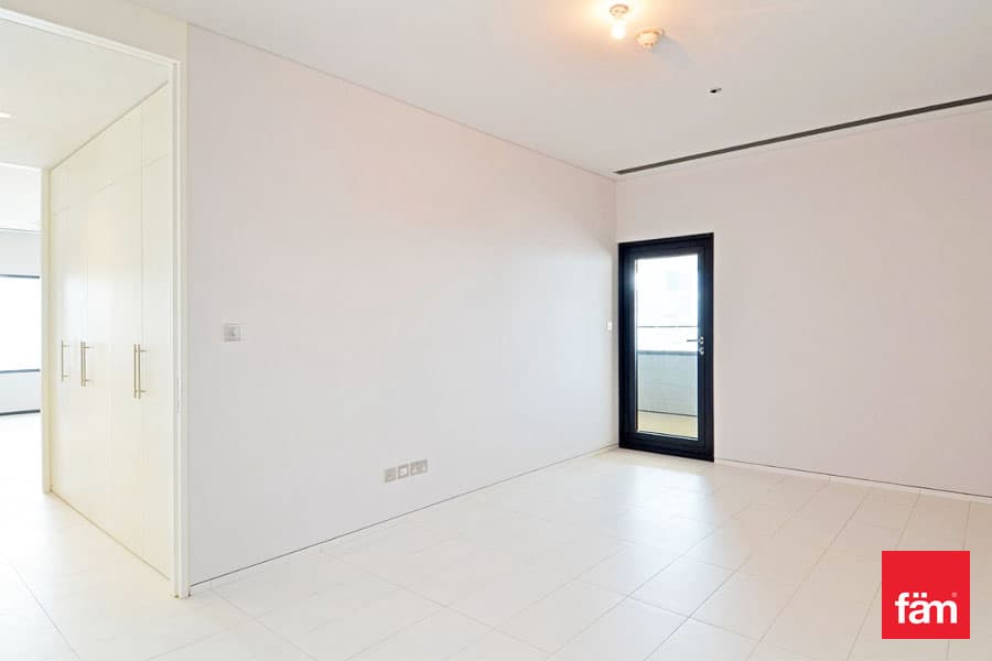 2 bedroom apartment in Index Tower, photograph 9 of 10