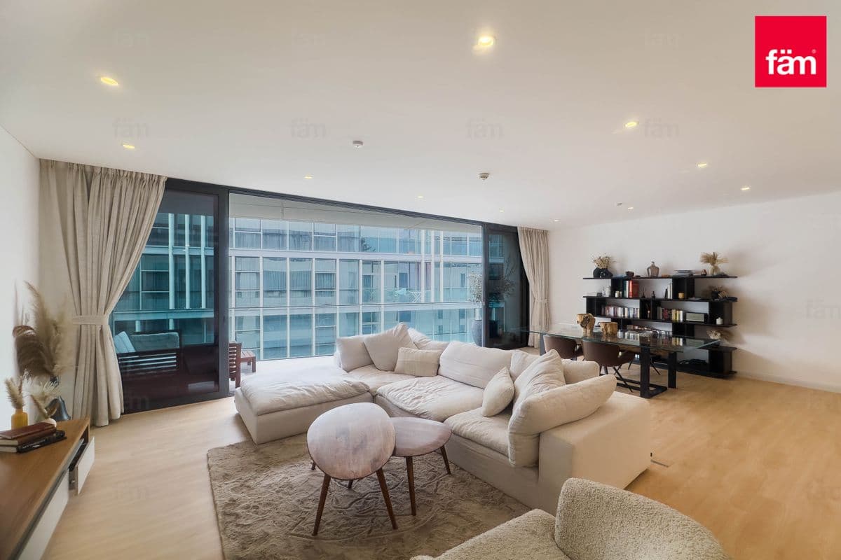 3 bedroom apartment in City Walk Building 2B, photograph 5 of 18
