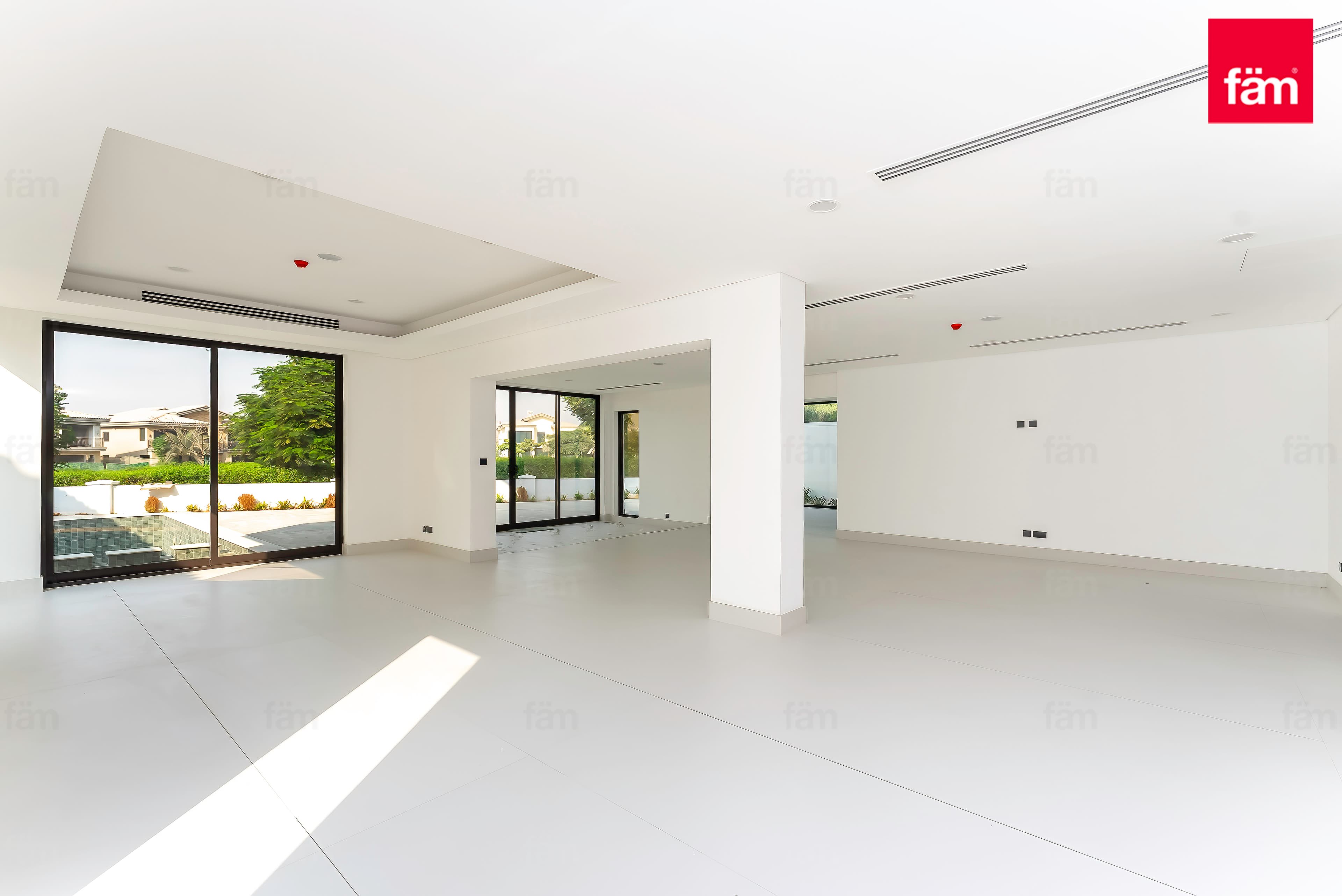 7 bedroom villa in Sanctuary Falls, photograph 2 of 17