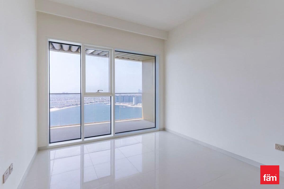 2 bedroom apartment in Grand Bleu Tower 1, photograph 5 of 10