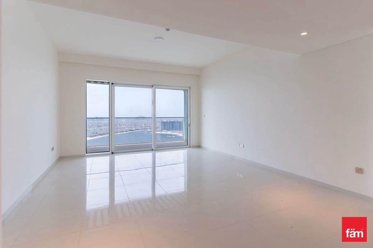 2 bedroom apartment in Grand Bleu Tower 1, photograph 8 of 10