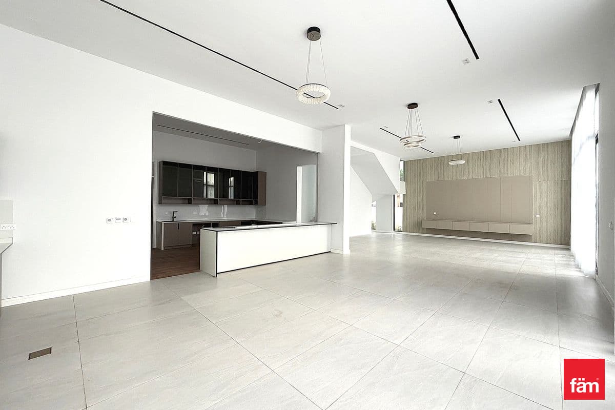 5 bedroom villa in District 6, photograph 3 of 17