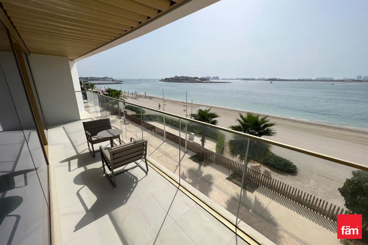 2 bedroom apartment in Grand Bleu Tower 2, photograph 2 of 14