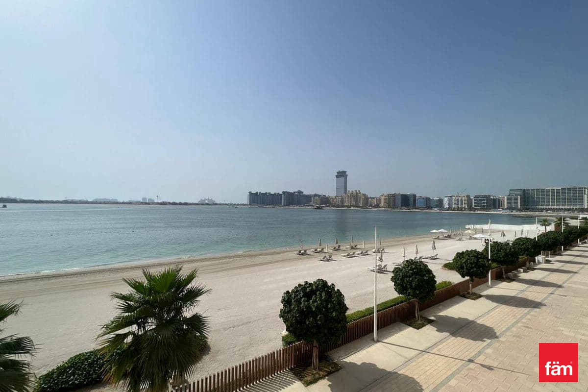 2 bedroom apartment in Grand Bleu Tower 2, photograph 4 of 14
