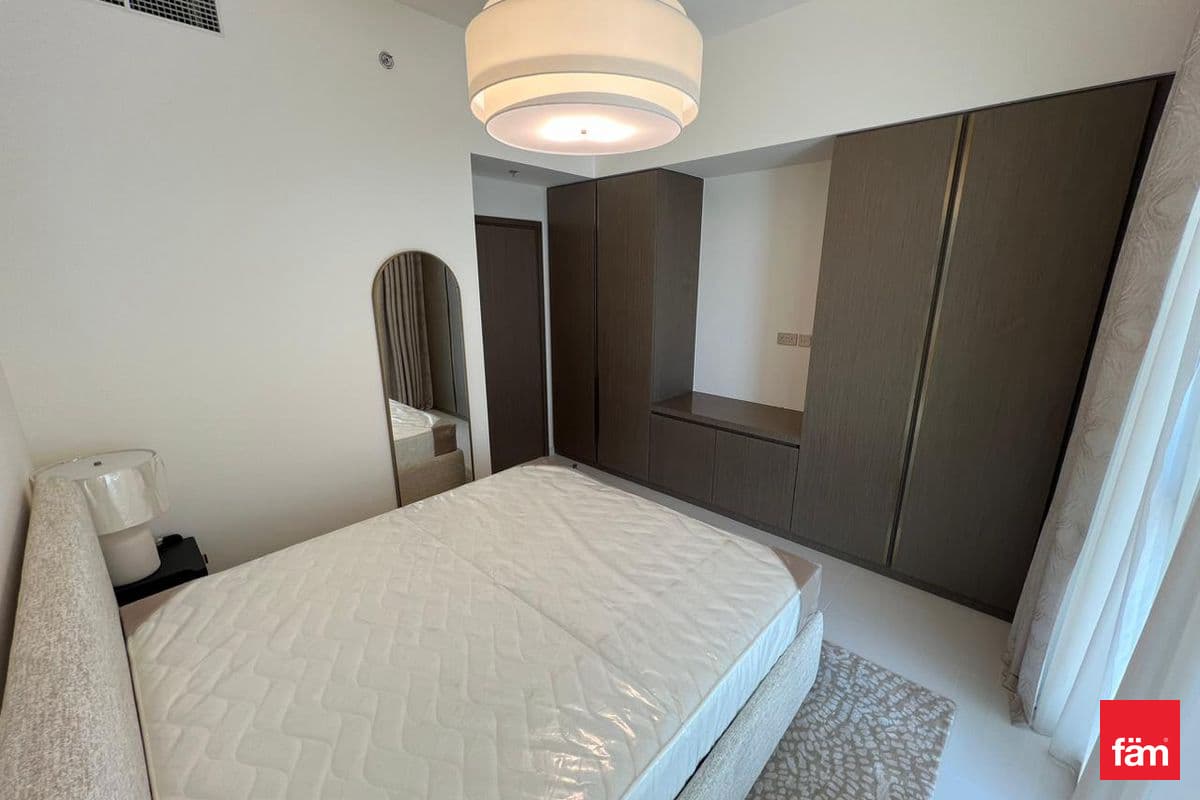 2 bedroom apartment in Grand Bleu Tower 2, photograph 9 of 14