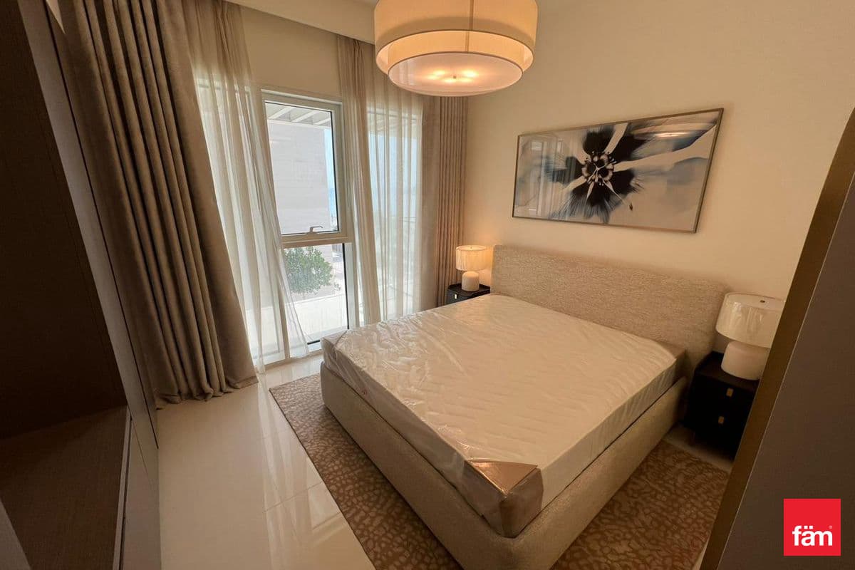 2 bedroom apartment in Grand Bleu Tower 2, photograph 10 of 14