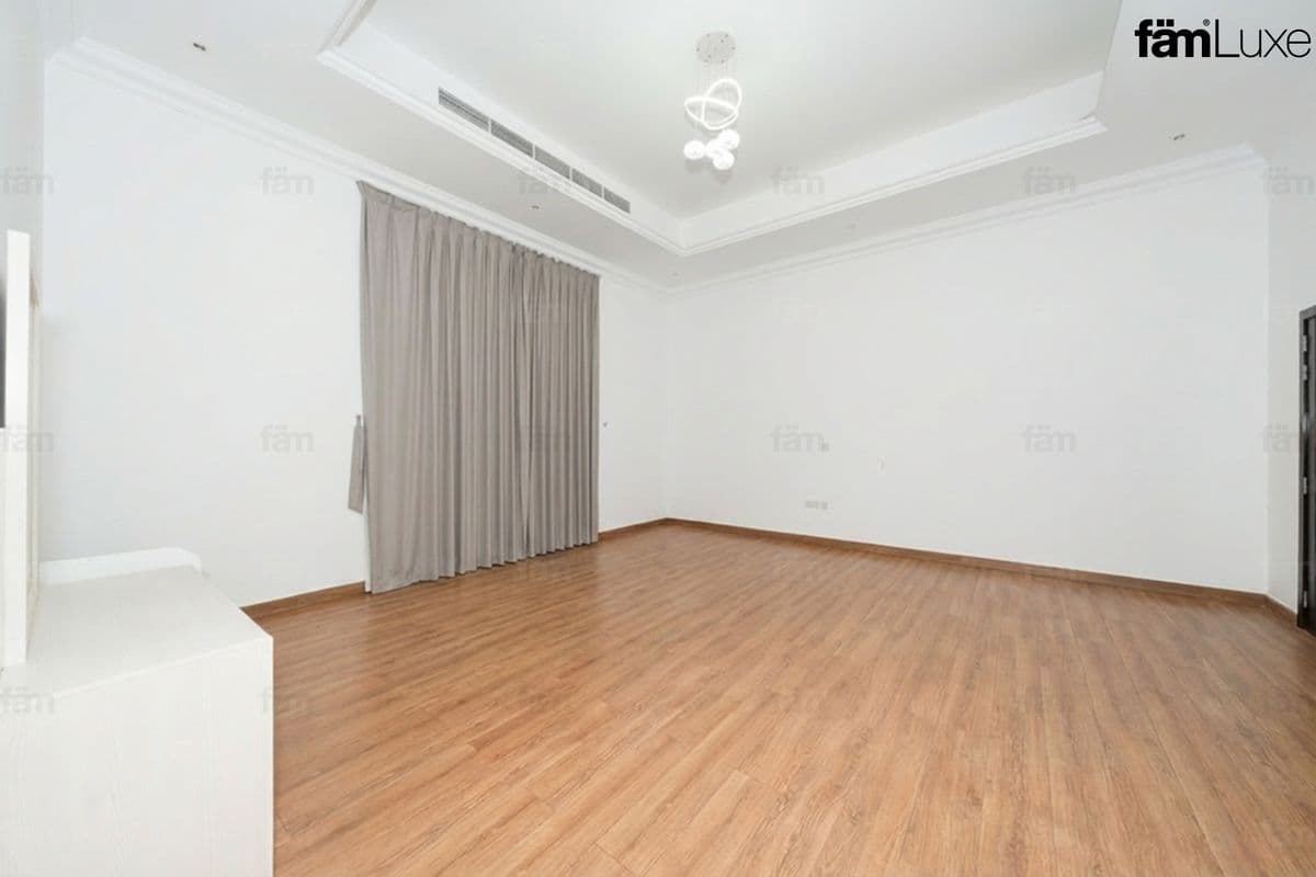 7 bedroom villa in Umm Al Sheif Villas, photograph 15 of 20