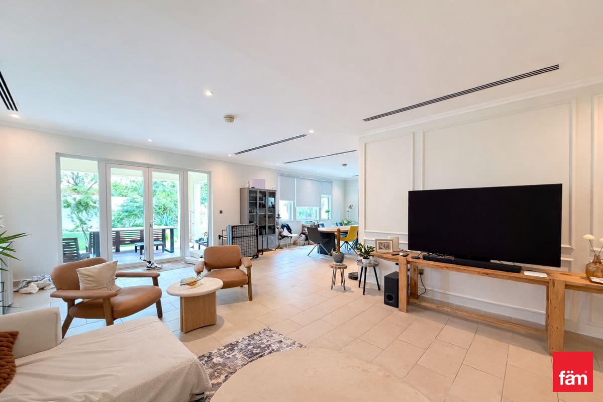 3 bedroom villa in District 7, photograph 4 of 16