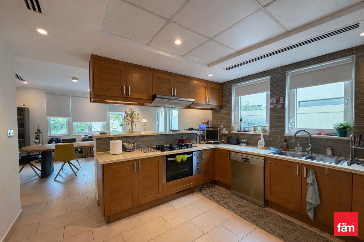 3 bedroom villa in District 7, photograph 6 of 16