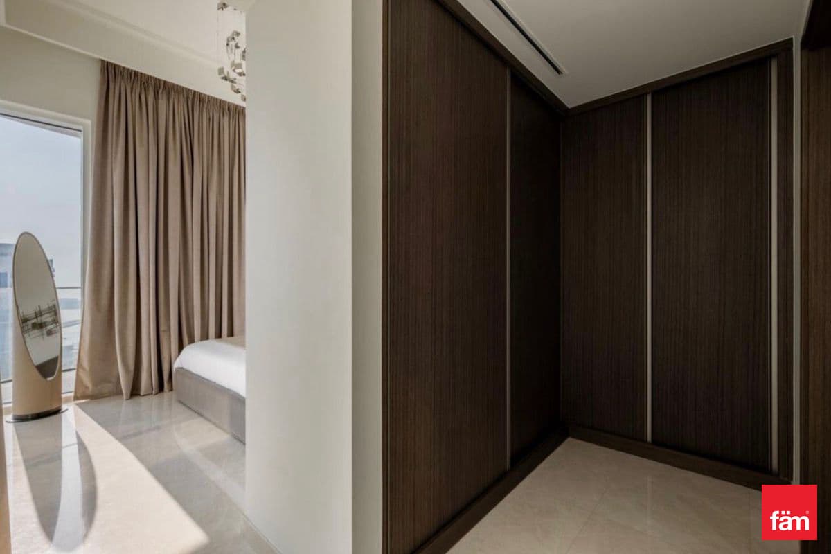4 bedroom apartment in EB Palace Beach Residence Tower 2, photograph 11 of 12