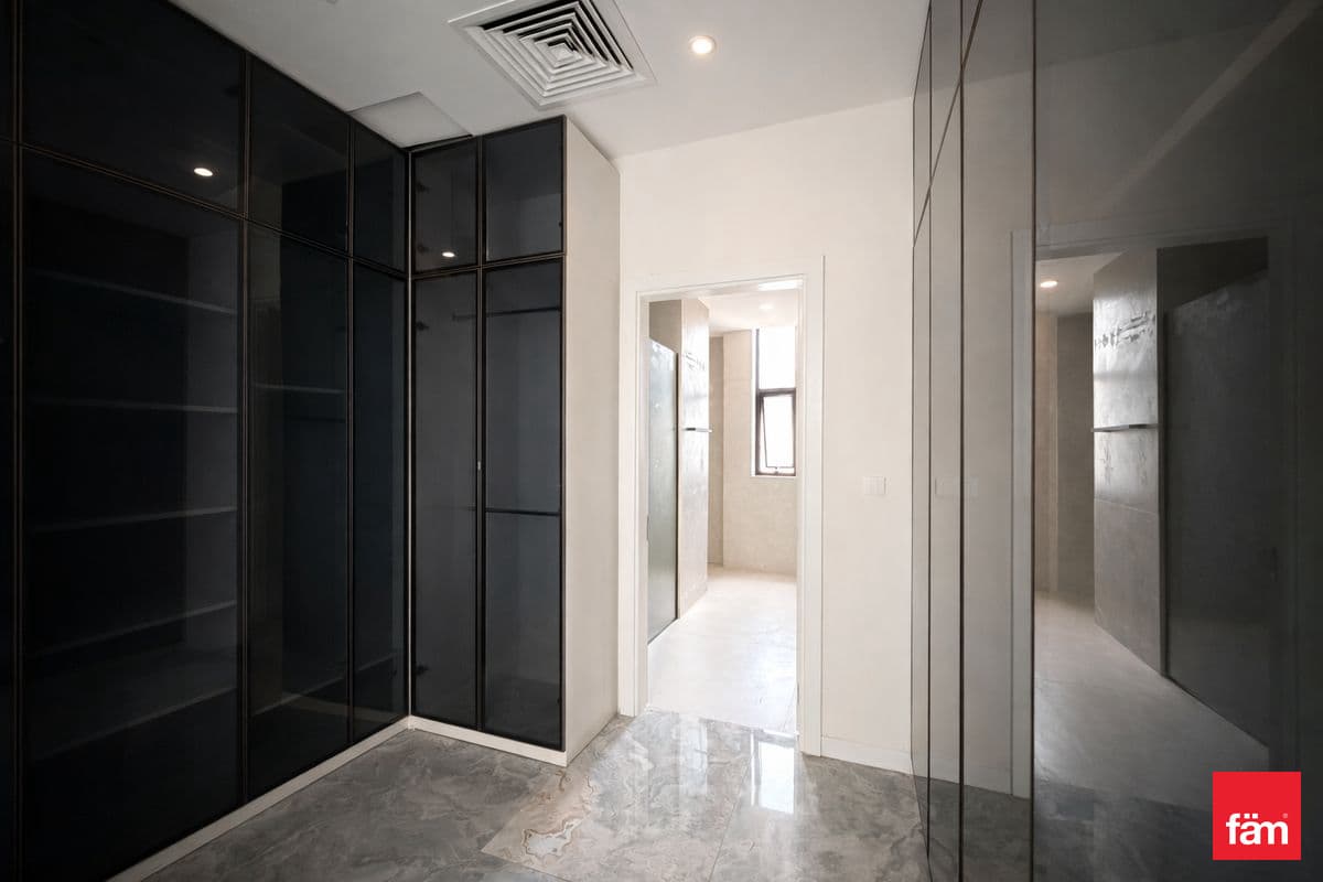 6 bedroom villa in District 6, photograph 12 of 20