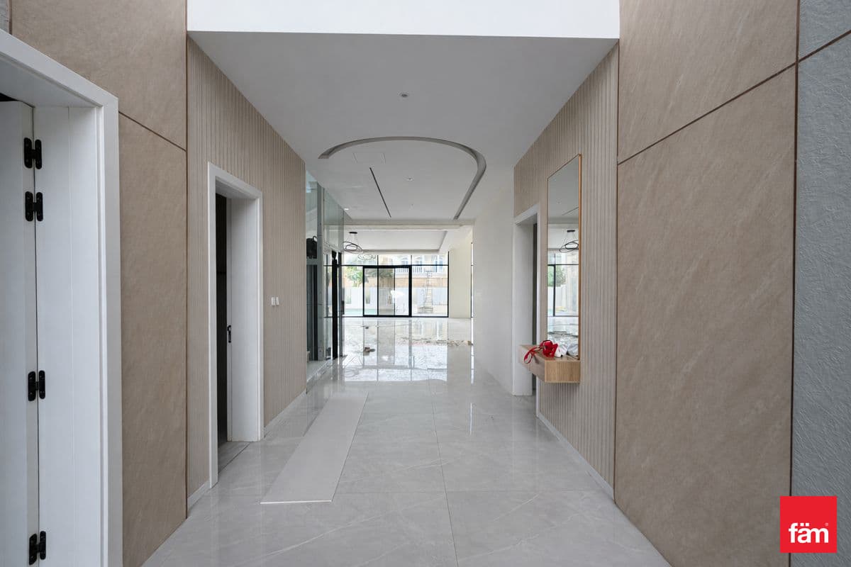 6 bedroom villa in District 6, photograph 9 of 20
