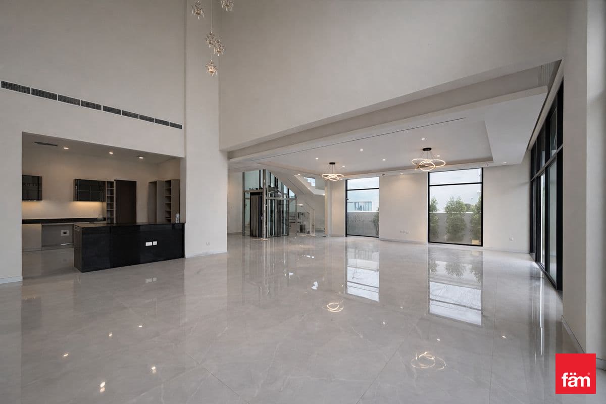6 bedroom villa in District 6, photograph 4 of 20