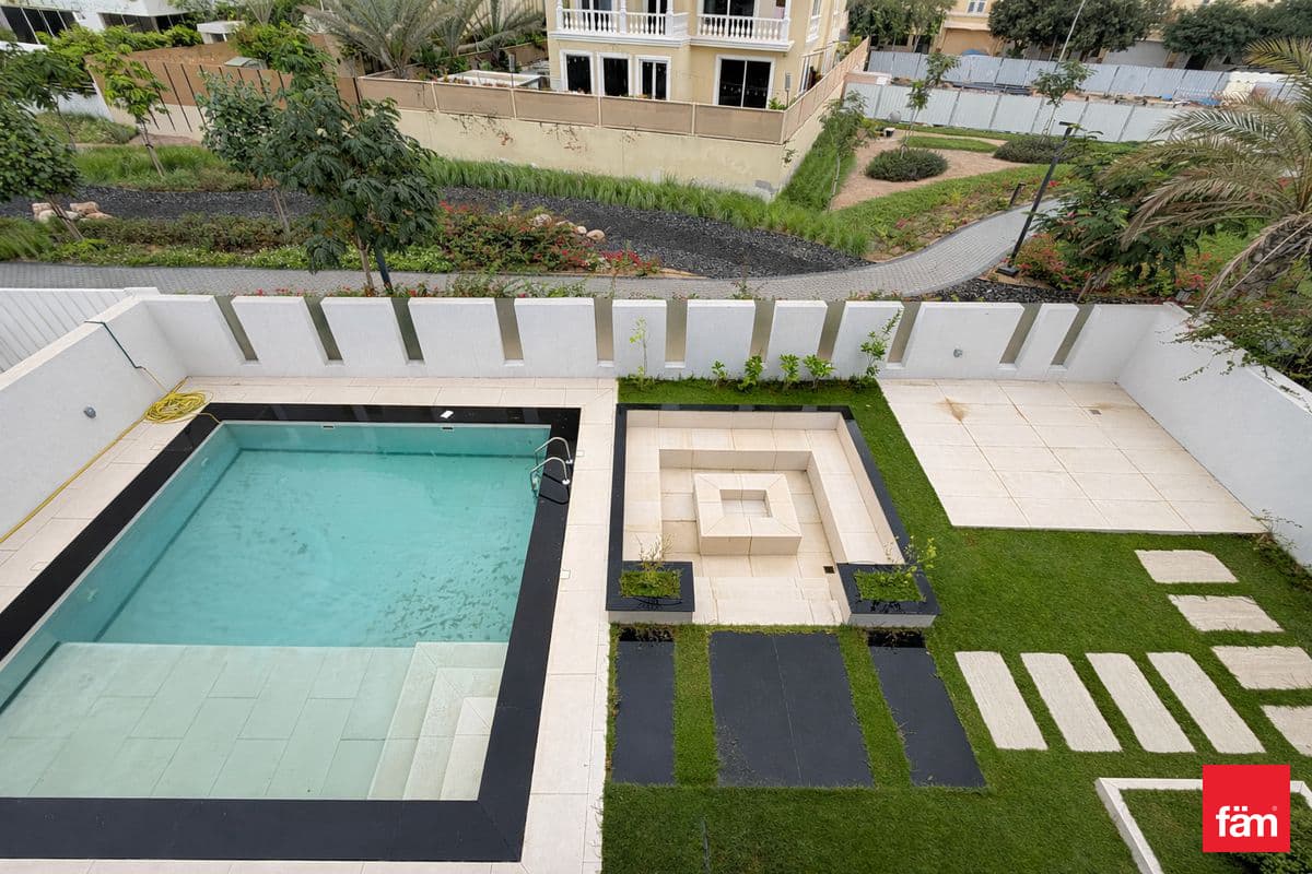 6 bedroom villa in District 6, photograph 7 of 20