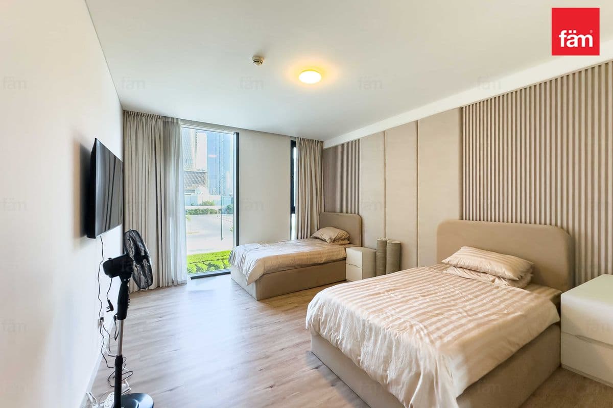 2 bedroom apartment in City Walk Building 2B, photograph 11 of 13