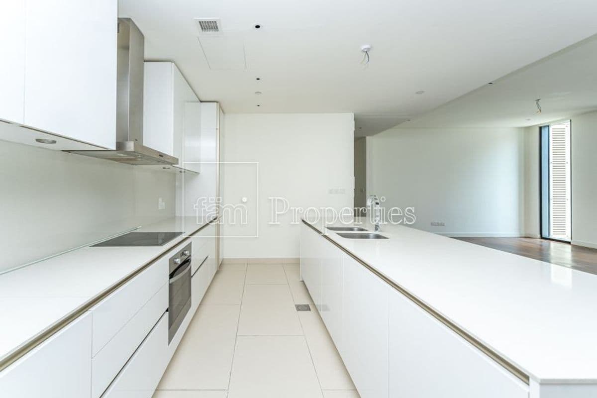 2 bedroom apartment in City Walk Building 2B, photograph 13 of 13