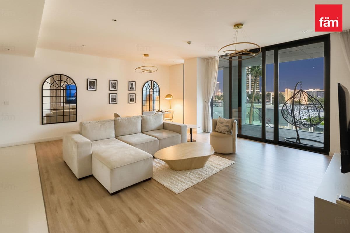 2 bedroom apartment in City Walk Building 2B, photograph 3 of 13