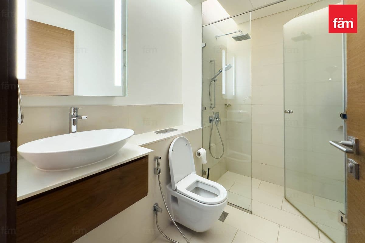 2 bedroom apartment in City Walk Building 2B, photograph 7 of 13