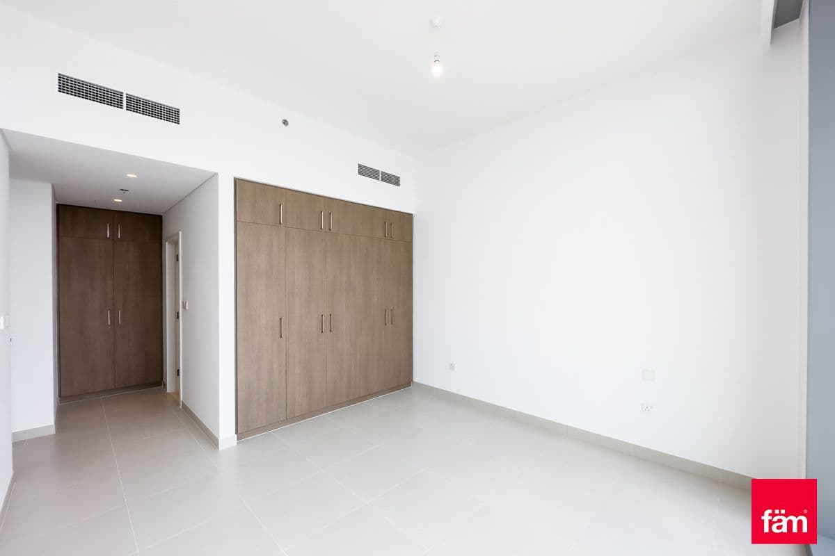 3 bedroom apartment in The Grand, photograph 11 of 20