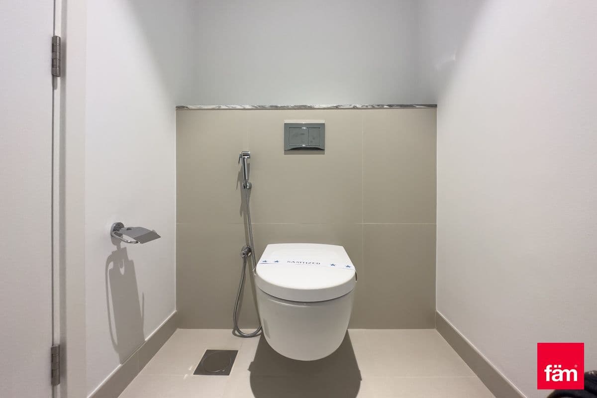 3 bedroom apartment in The Grand, photograph 15 of 20