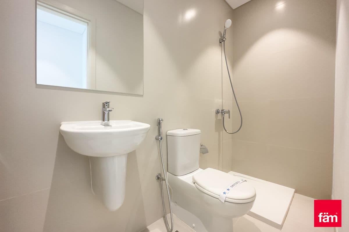 3 bedroom apartment in The Grand, photograph 6 of 20