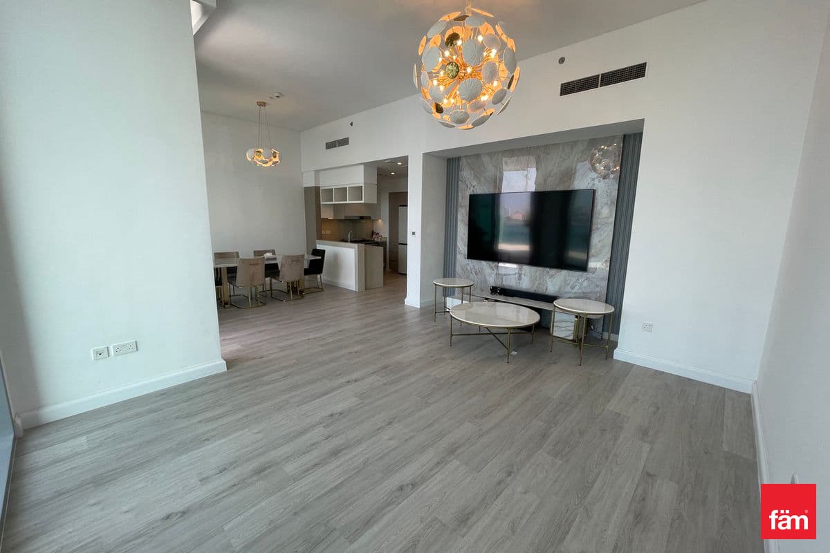 2 bedroom apartment in The Grand, photograph 7 of 20