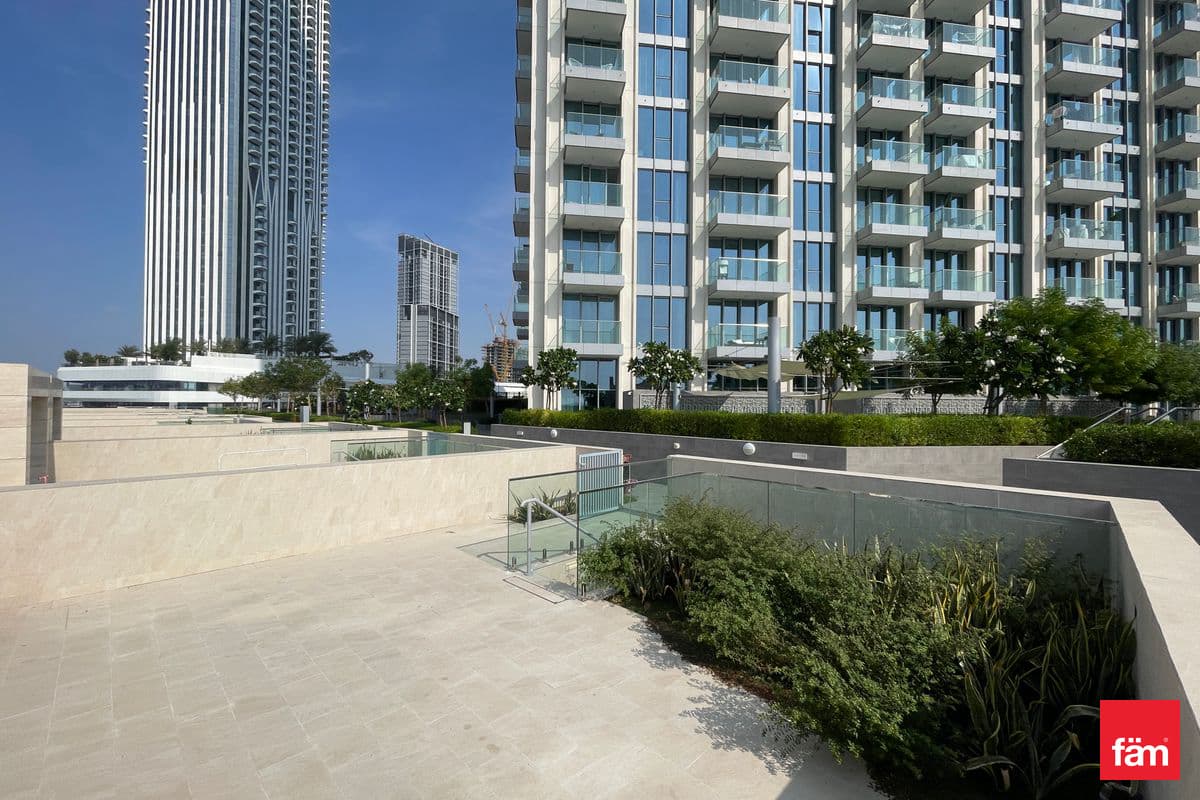 2 bedroom apartment in The Grand, photograph 12 of 20