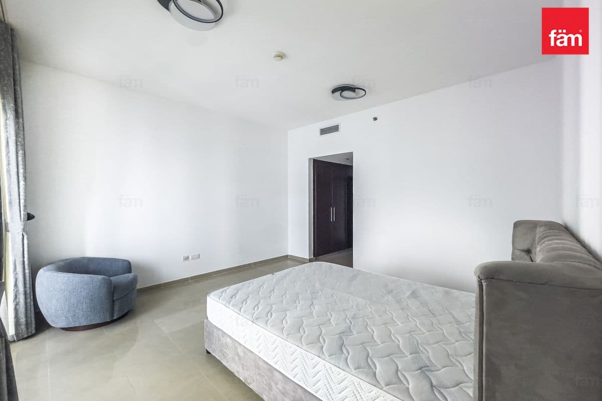 3 bedroom apartment in Emirates Crown Tower, photograph 13 of 20