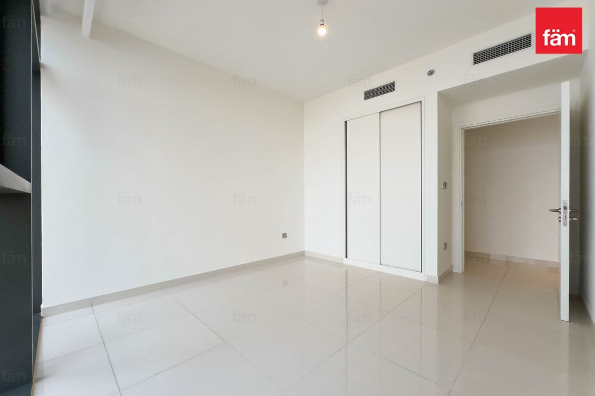 3 bedroom apartment in Beach Vista Tower 1, photograph 7 of 20
