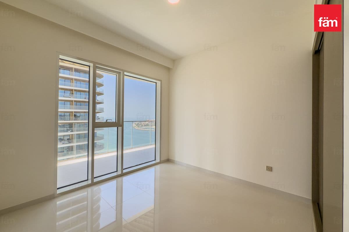 3 bedroom apartment in Grand Bleu Tower 1, photograph 16 of 20