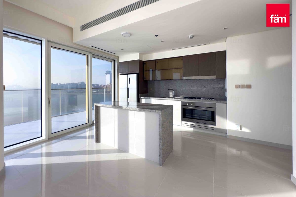 3 bedroom apartment in Grand Bleu Tower 1, photograph 19 of 20