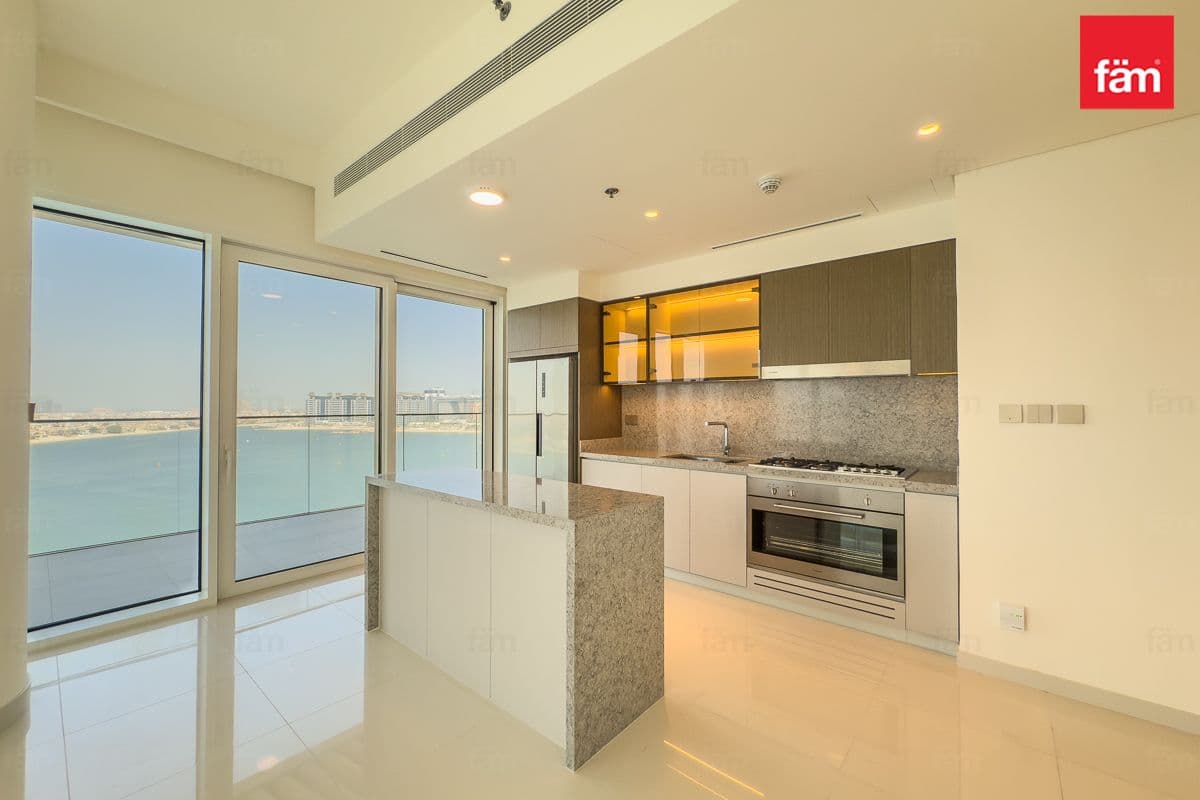 3 bedroom apartment in Grand Bleu Tower 1, photograph 5 of 20