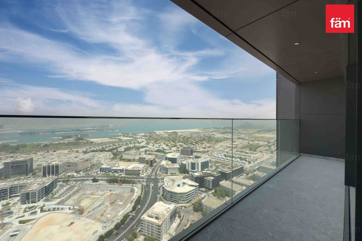 4 bedroom apartment in The S Tower, photograph 16 of 17