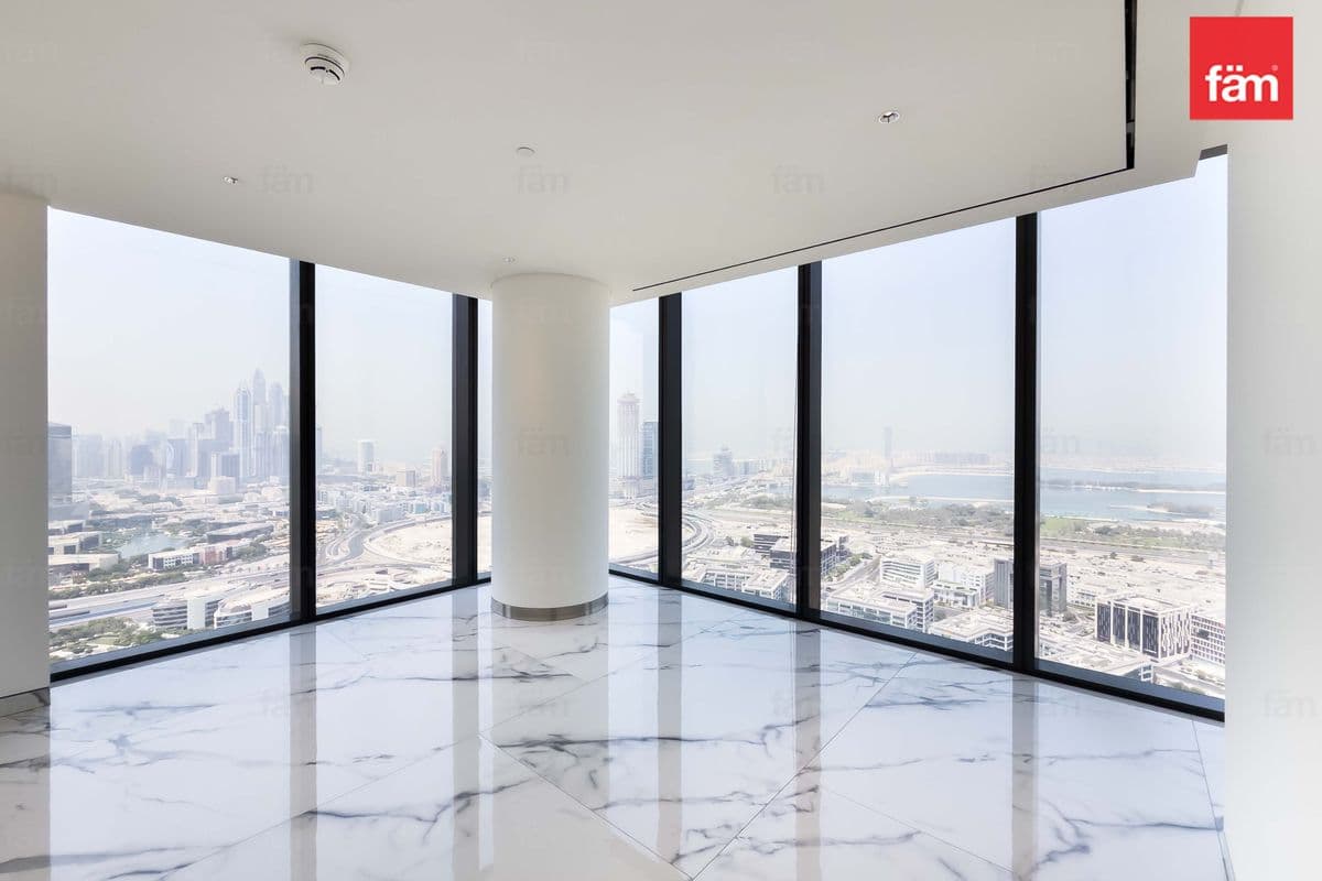 4 bedroom apartment in The S Tower, photograph 7 of 17
