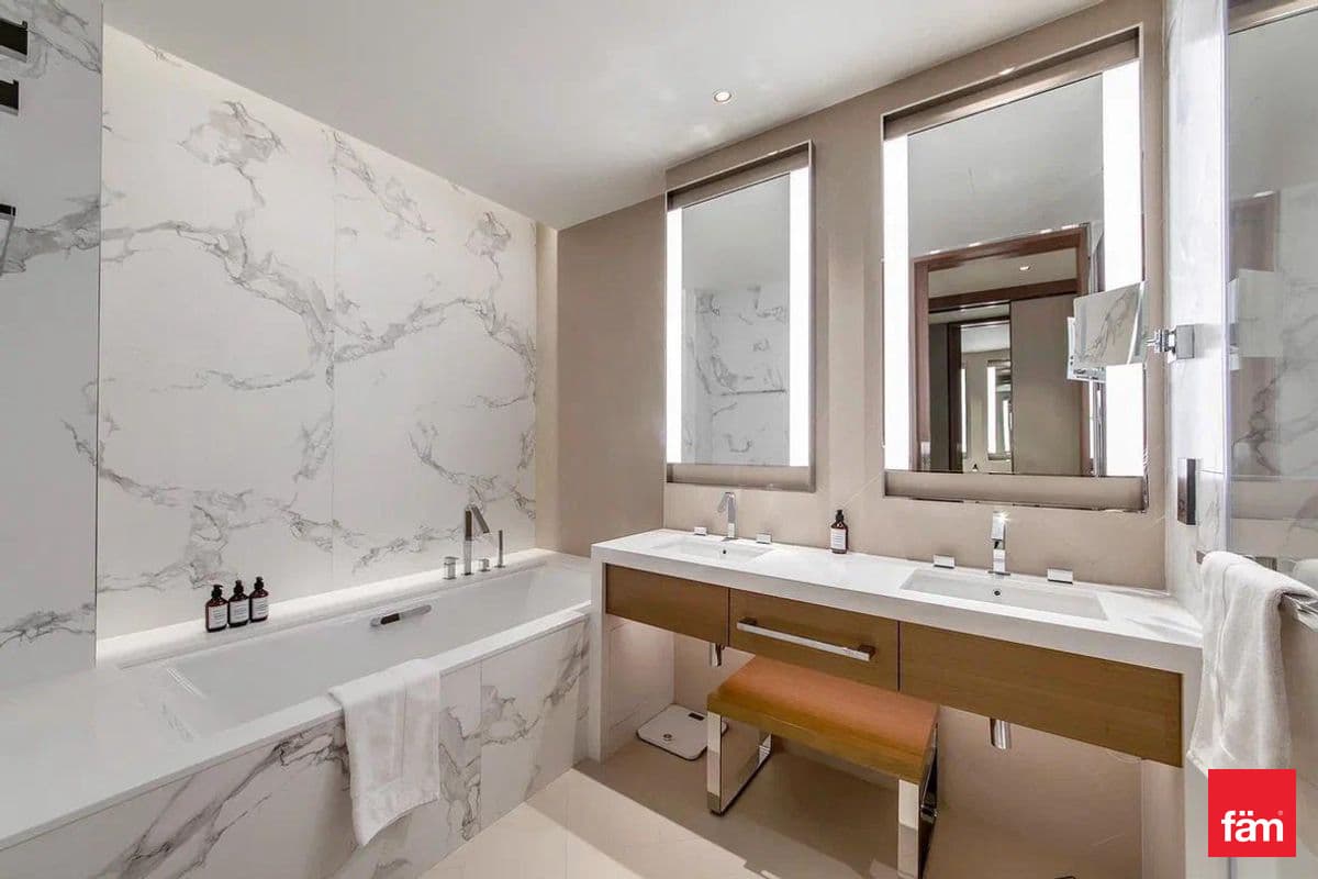 3 bedroom apartment in The Address Residences Dubai Opera Tower 2, photograph 16 of 19