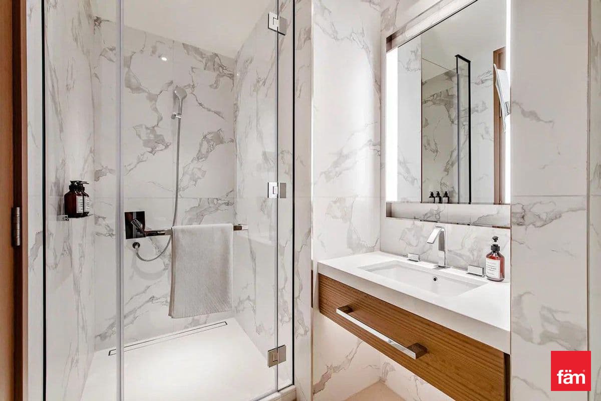 3 bedroom apartment in The Address Residences Dubai Opera Tower 2, photograph 18 of 19