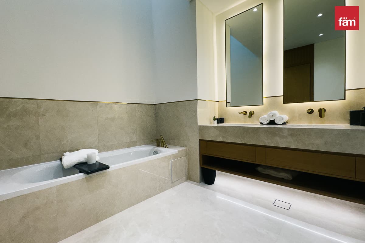 7 bedroom mansion in South Bay 4 Premium, photograph 18 of 20