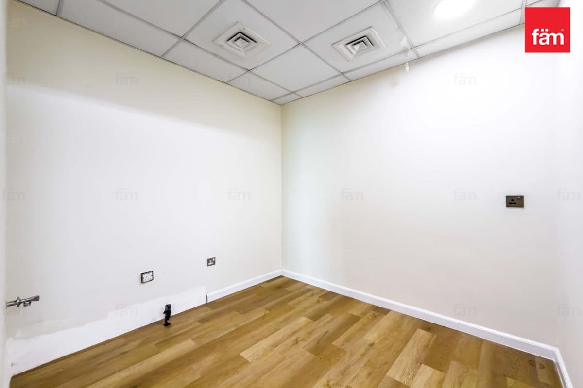 3 bedroom apartment in 23 Marina, photograph 9 of 20