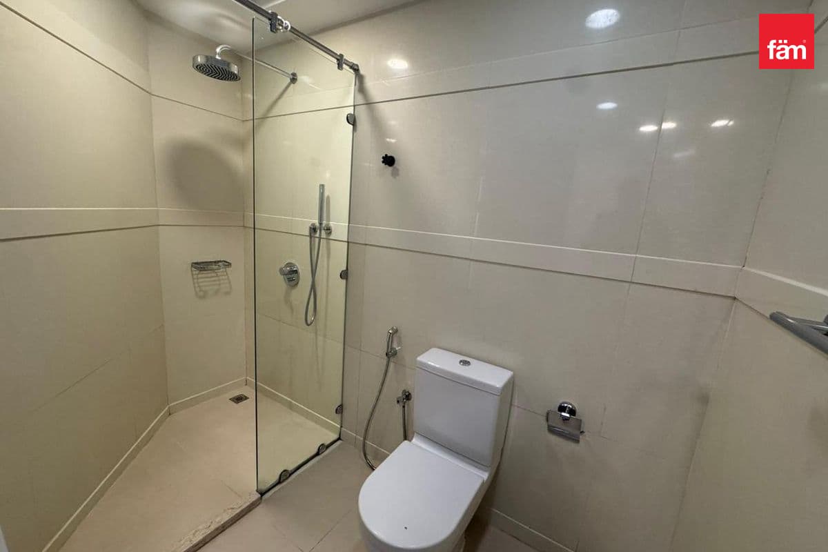 3 bedroom apartment in 23 Marina, photograph 12 of 12
