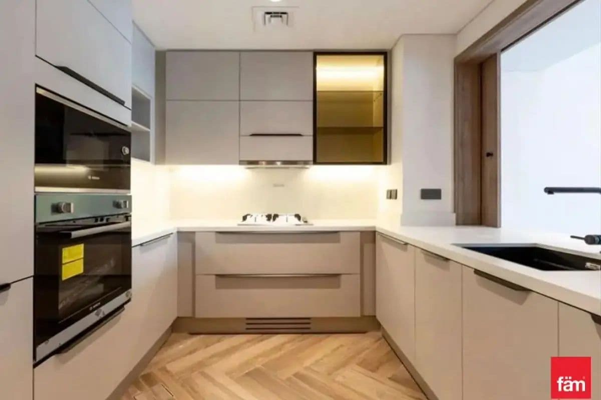 3 bedroom apartment in 399 Hills Park B, photograph 4 of 10