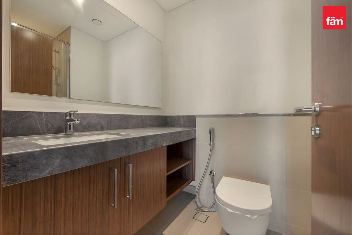 3 bedroom apartment in 5242 Tower 2, photograph 7 of 13