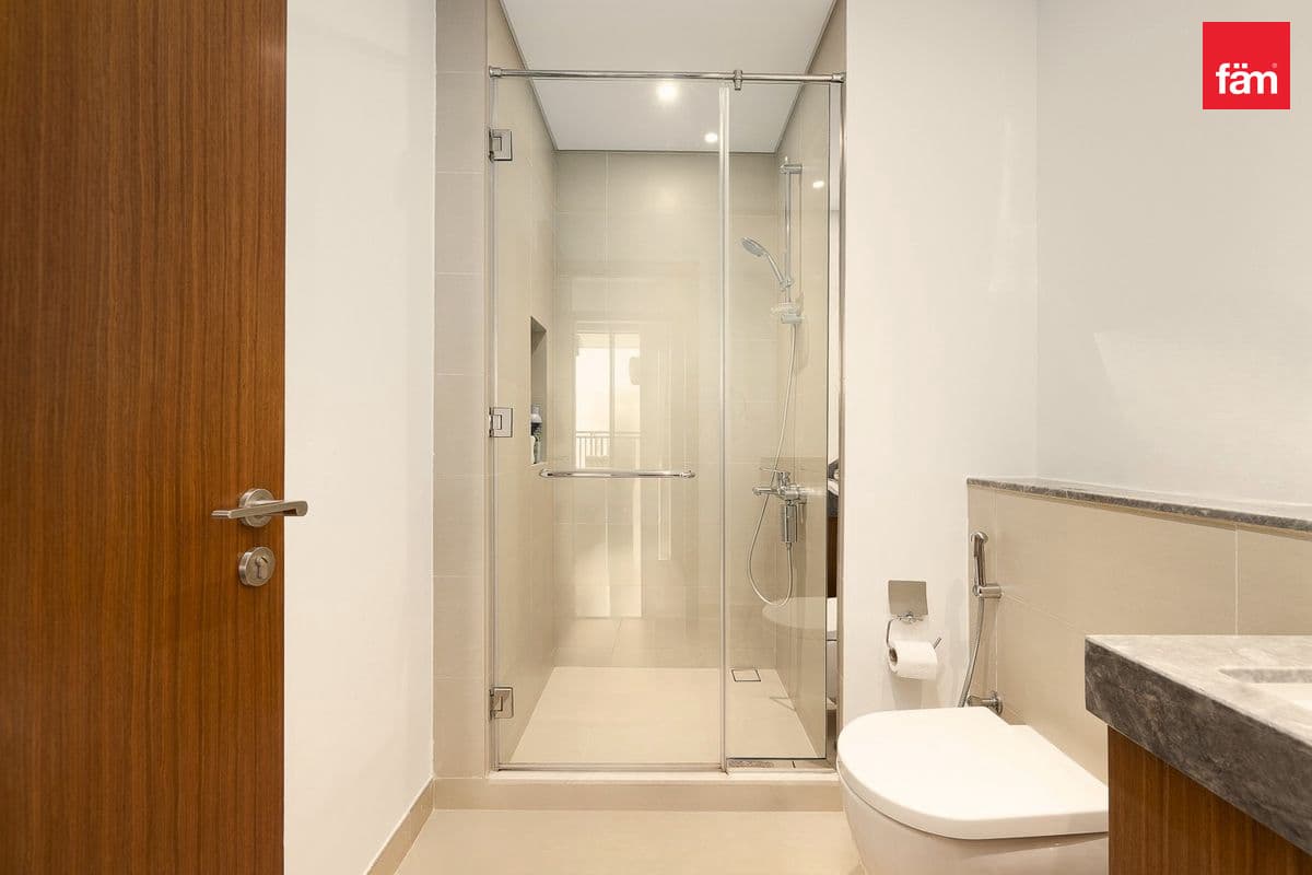 3 bedroom apartment in 5242 Tower 2, photograph 12 of 13