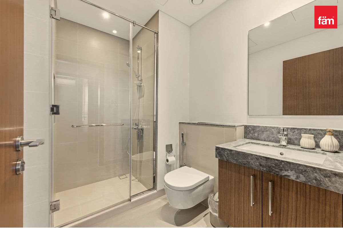 3 bedroom apartment in 5242 Tower 2, photograph 13 of 13
